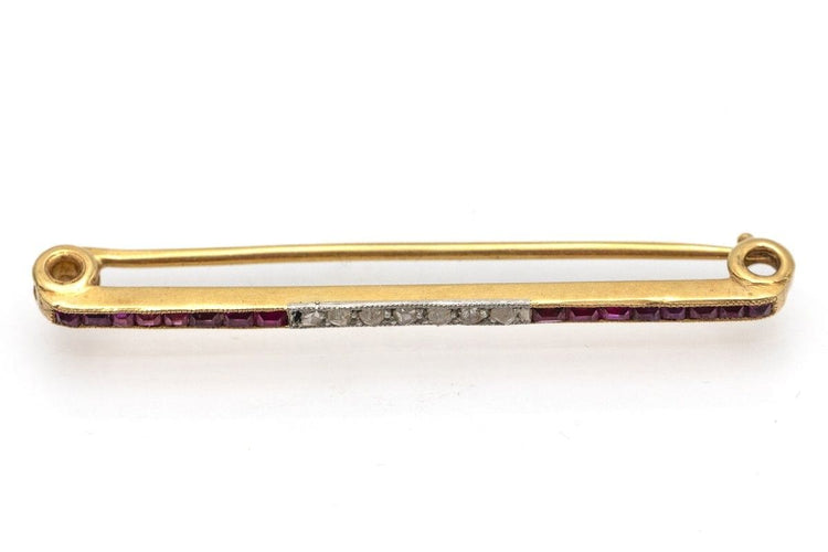 Broche Broche ancienne en or avec rubis et diamants 58 Facettes 9209