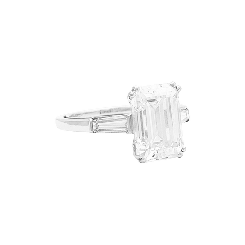 Bague 55 Bague solitaire Van Cleef & Arpels, diamant taille émeraude 4,01 cts. 58 Facettes 34698