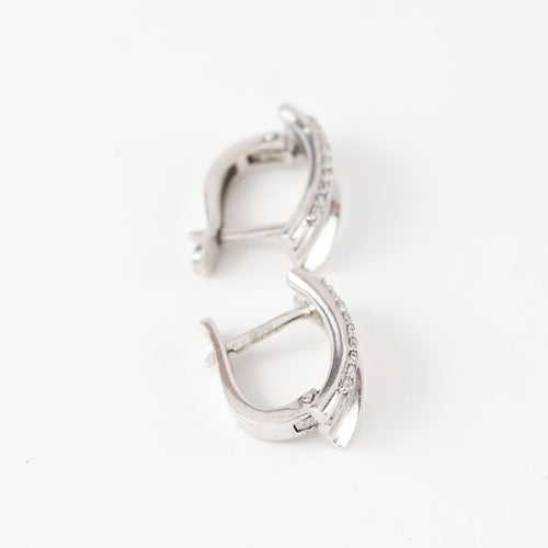 Boucles d'oreilles Boucles d'oreilles en or blanc avec diamants taille brillant 58 Facettes 129572