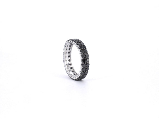 Bague 54 Bague d'éternité en or blanc avec diamants noirs 58 Facettes 2210