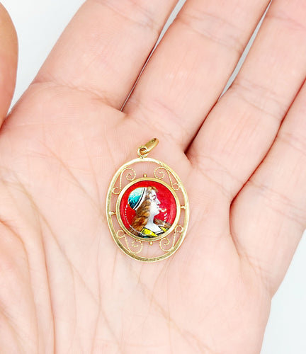 Pendentif Pendentif art nouveau plaque émaillée jeune fille en or 18k Limoges 58 Facettes A06401