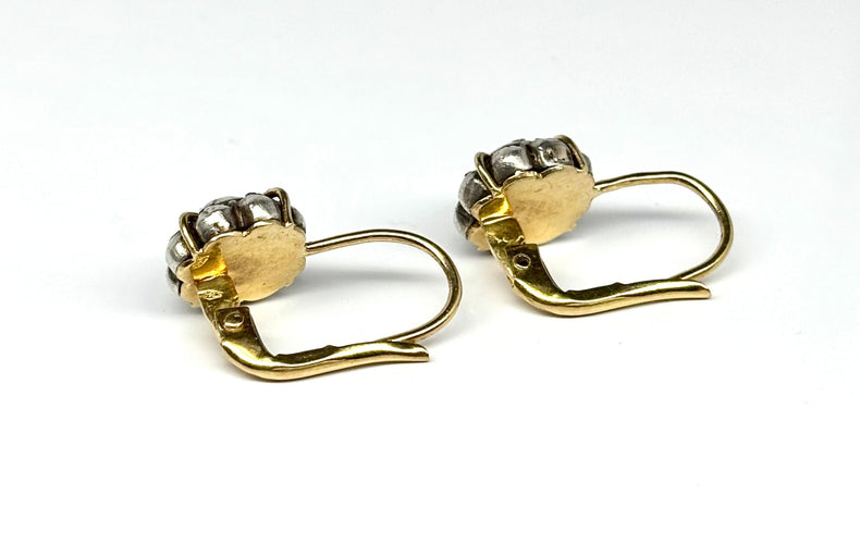 Boucles d'oreilles Boucles d'oreilles en or jaune et argent 916, serties de diamants taille rose, datant du début du XXe siècle. 58 Facettes E18