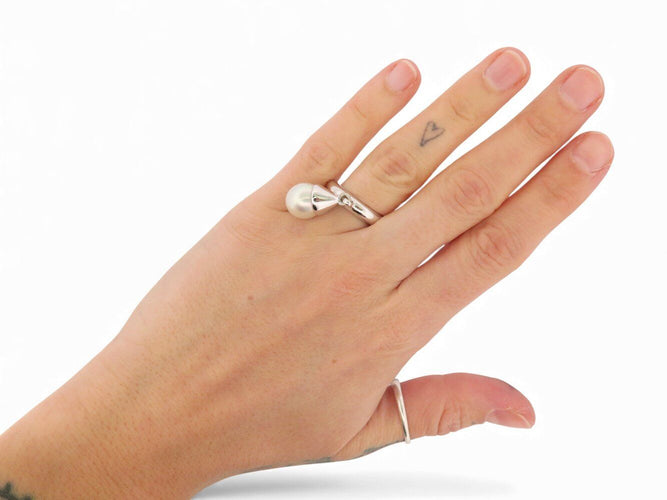 anel dior muguet tribal com pérola t53 em ouro branco 18k 12,6gr 