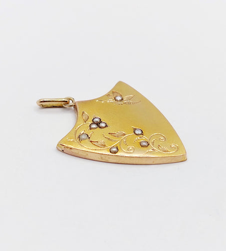 Pendentif Pendentif antique jaune blason, fleurs et papillon orné de perles (circa 1900) 58 Facettes A06306