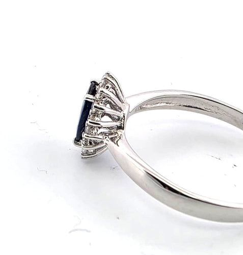 Bague 56 Bague en or blanc sertie de saphirs et de diamants 58 Facettes