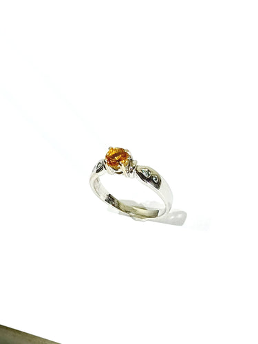 Bague 57 Bague en Or Blanc, Diamants et Citrine 58 Facettes
