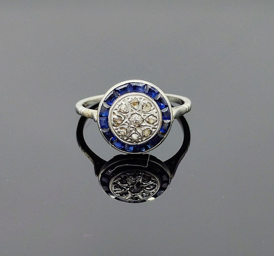 Bague 54 Bague art deco en platine ornée de saphirs et diamants 58 Facettes