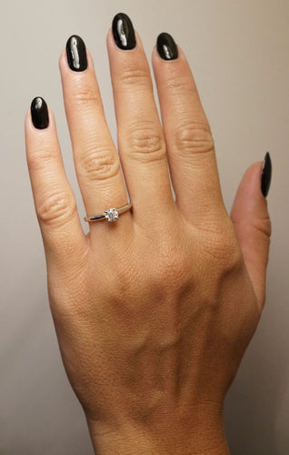 Bague 50 Bague Cartier Solitaire 1895, diamant rond de 0,35 carat, certifié GIA, couleur E/VVS2 58 Facettes