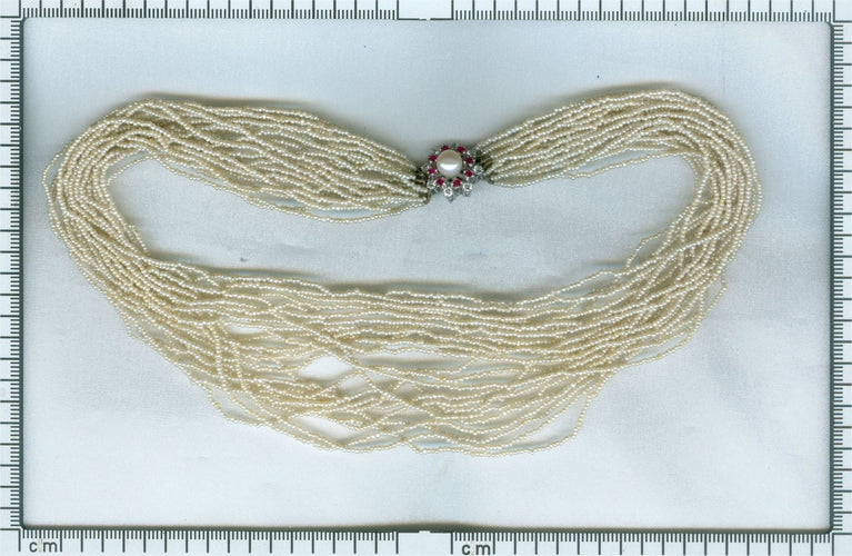 Collier Élégance durable : la saga des 13 000 perles de rocaille 58 Facettes 19026-0058