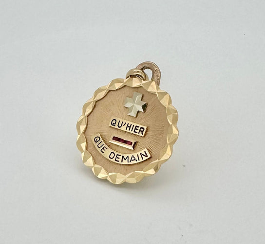 Pendentif AUGIS - Médaille or rose 58 Facettes