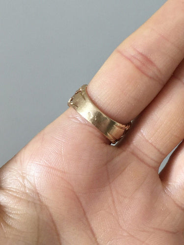 Inel din aur galben cu motiv vegetal 