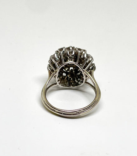 Bague 53 Bague cocktail or gris et 3 carats de diamants 58 Facettes