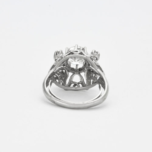 Bague 52 Bague dôme en platine, or blanc et diamants 58 Facettes