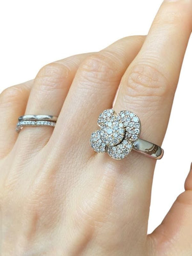 Bague 58 avec rétrecisseur Bague en or jaune 18k en forme de fleur et diamants 58 Facettes