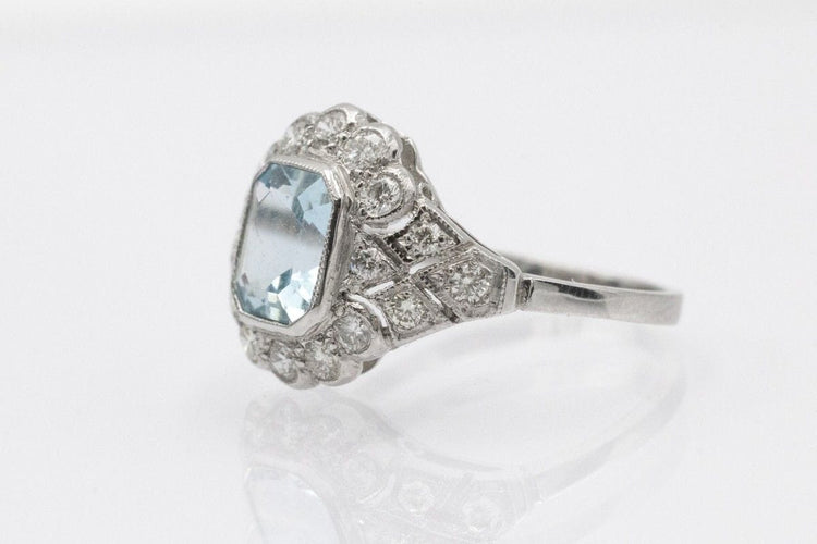 Bague Bague géométrique en platine avec aigue-marine et diamants 58 Facettes 11701
