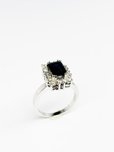 Bague 53 Bague contemporaine en or jaune sertie d'un saphir (1,54 ct) et de diamants (0,36 ct). 58 Facettes E38