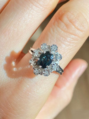 Bague 53 Bague Pompadour en or blanc 18k et saphir 58 Facettes