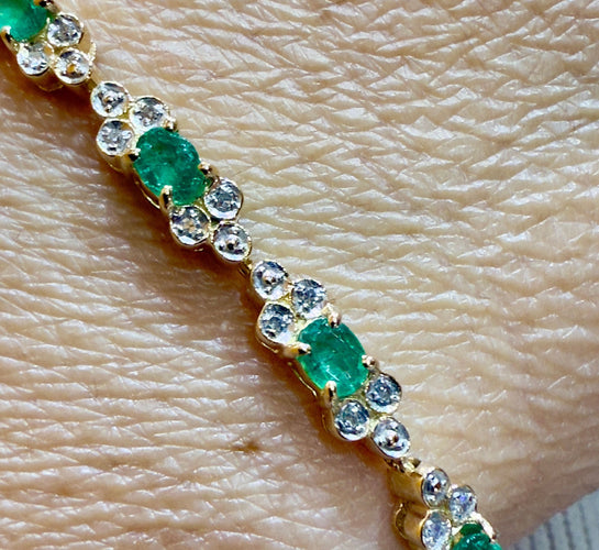 Bracelet Bracelet en or jaune émeraudes et diamants 58 Facettes