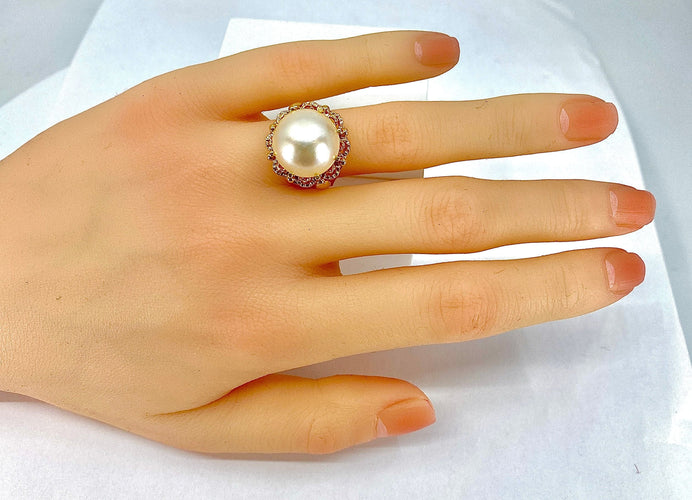 Bague 52 Bague et boucles d’oreilles en or jaune 18 carats et perles mabé. 58 Facettes AB309