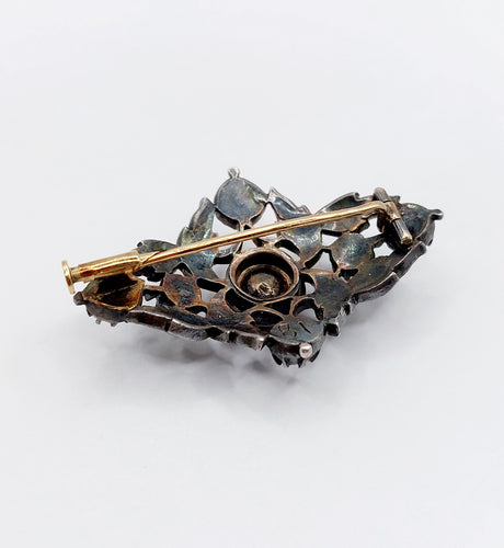 维多利亚时代的胸针 银 以及黄金花朵和钻石