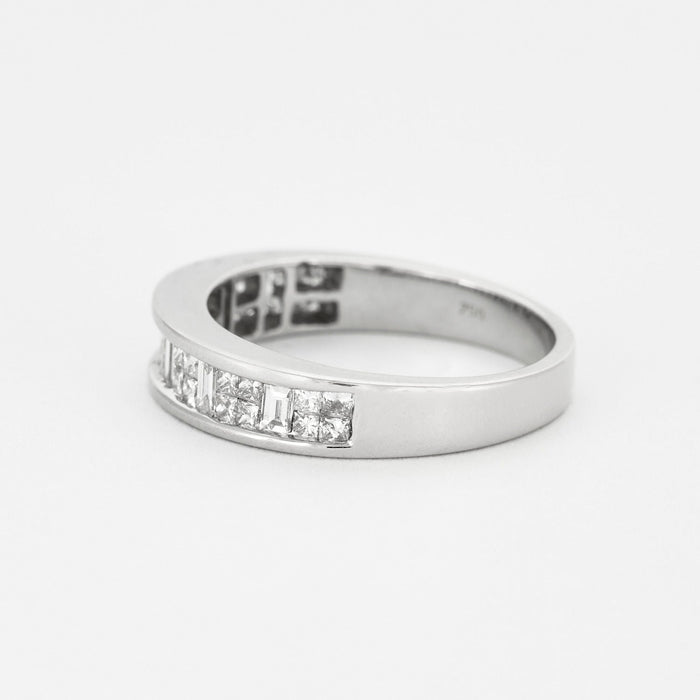 White gold bangle ring set with diamonds