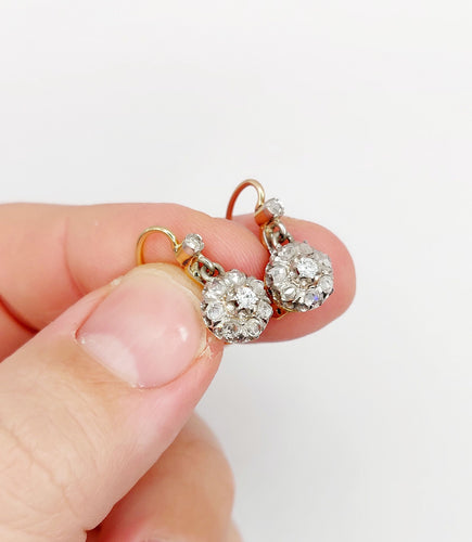 Boucles d'oreilles Dormeuses marguerite antique or 18k, platine, diamant rond et diamants taille roses (circa 1900) 58 Facettes A06360