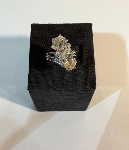 Bague Bague ancienne en platine et diamants 58 Facettes