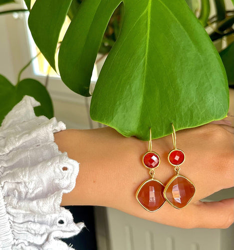 Boucles d'oreilles Boucles d'oreilles pendantes en or jaune 18 carats et agate rouge 58 Facettes