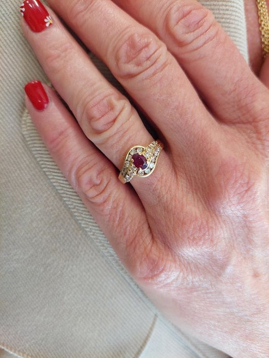 Bague 55 Bague moderne or jaune rubis et diamants 58 Facettes 091321