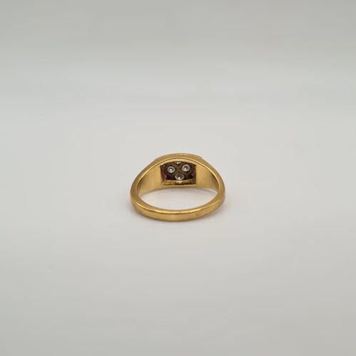 Bague 47 Bague or jaune sertie de diamants et rubis 58 Facettes