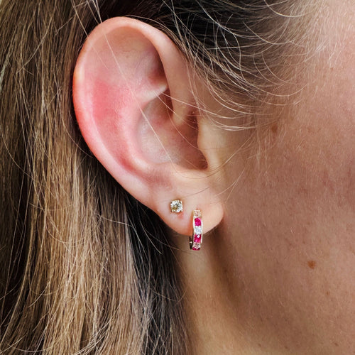 Boucles d'oreilles Boucles d’oreilles créoles avec rubis et diamants en or jaune 14k 58 Facettes 2512013