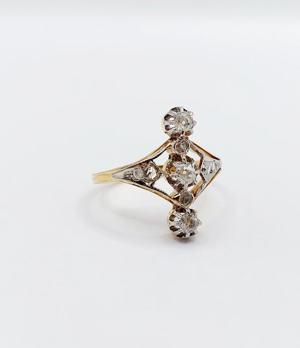 Bague 53.5 Bague marquise or et platine, diamant taille ancienne, diamants taille rose (circa 1900) 58 Facettes A04440