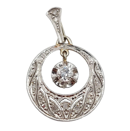 Pendentif Pendentif Art Déco or blanc , diamants et monture finement ciselée (circa 1920) 58 Facettes A05580