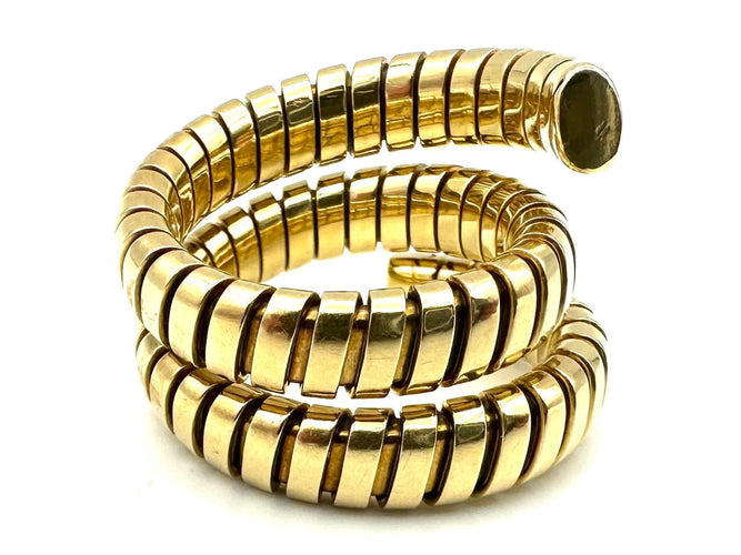 Bague 54 BVLGARI. Collection "Tubogas", bague en or jaune 18K 58 Facettes