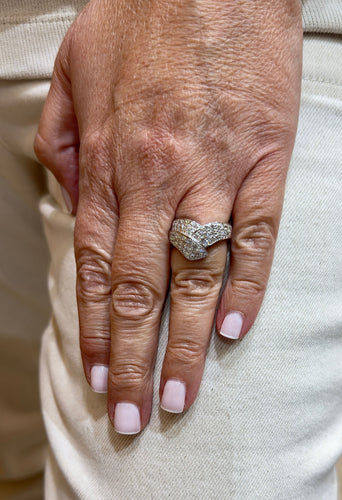 Bague 51 Bague cocktail en or blanc et diamants 58 Facettes