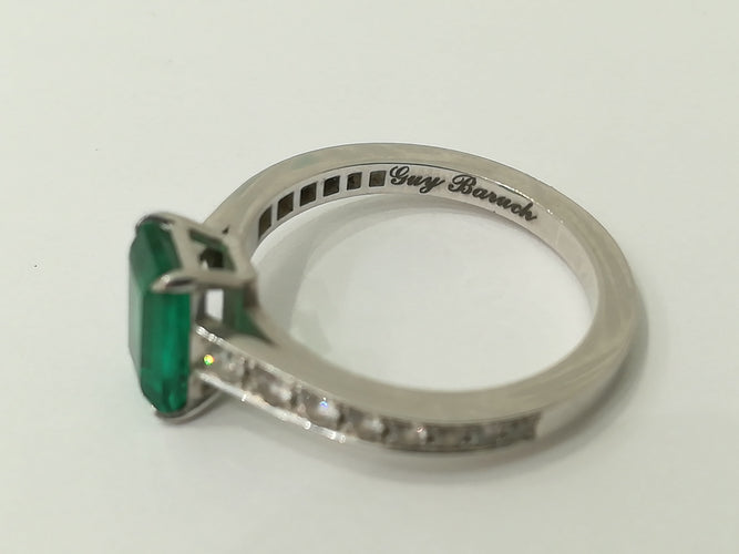 祖母绿、钻石、白金戒指