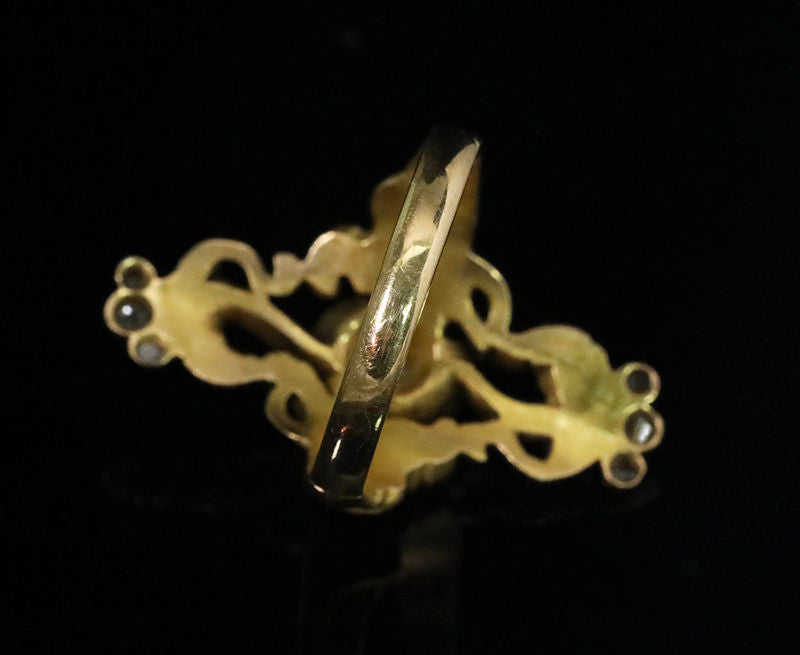 Sortija floral Art Nouveau en oro amarillo y diamante