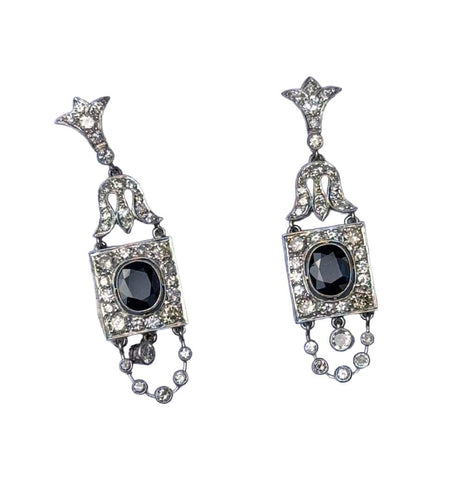 Boucles d'oreilles Boucles d'oreilles de style Art Déco en platine avec diamants et saphirs. 58 Facettes