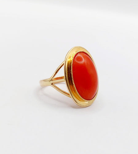 Bague 43 Bague cocktail or rose, cabochon de corail, Art Déco 58 Facettes A06379