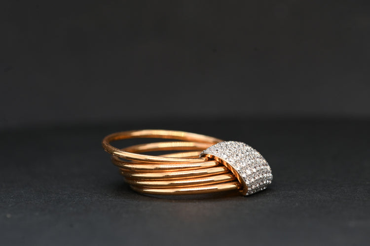 Bague 52 Bague en or rose ornée de diamants 58 Facettes