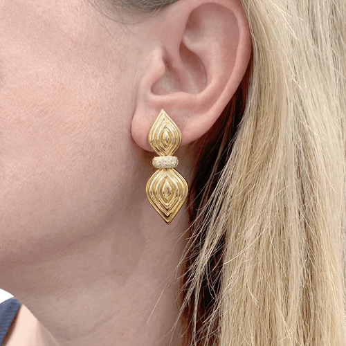 Boucles d'oreilles Boucles d'oreilles O.J. PERRIN, or jaune, diamants. 58 Facettes 34627