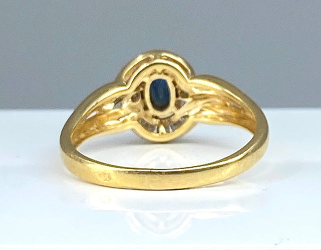 Bague 57 Bague en or jaune 18 carats en saphir et diamants 58 Facettes AB337