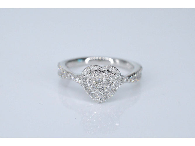 Bague 54 Bague entourage en or blanc en forme de cœur avec diamants 58 Facettes 2034