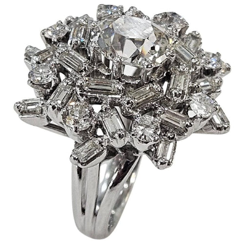 Bague 52 Bague en or blanc sertie d'un diamant naturel taille ancienne de 2,60 carats, certifié HRD. 58 Facettes E33