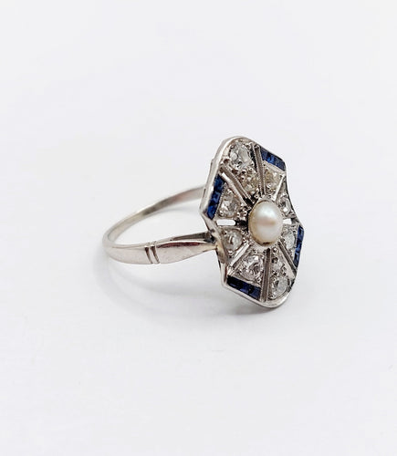 Bague marquise Art Déco Platine perle, diamants et saphirs calibrés (circa 1920) 58 Facettes A06226