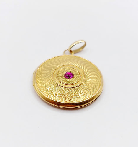 Pendentif Pendentif porte photo antique or rose 18k motif guillochés et rubis 58 Facettes A06150