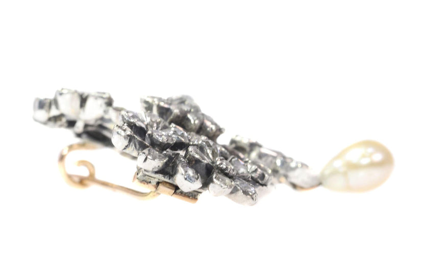 Broche Grâce géorgienne : broche en diamants et perles, vers 1740 58 Facettes 20169-0046