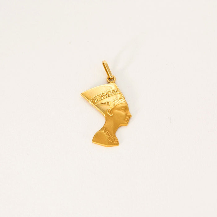 Nefertiti yellow gold pendant