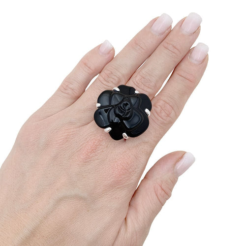 Bague 60 Bague Chanel, modèle "Camélia", en or blanc et onyx. 58 Facettes 34544