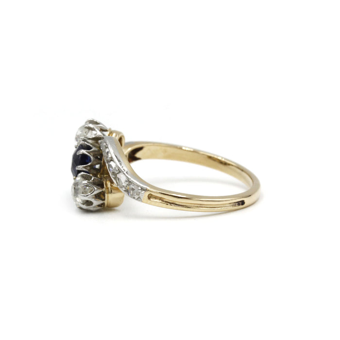 Yellow gold ring platinum sapphire and diamonds